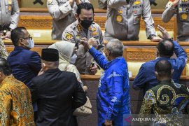 DPR sampaikan surat persetujuan calon Kapolri Listyo Sigit kepada Presiden