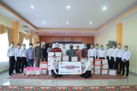 Rudenim Makassar kirim kebutuhan pokok untuk korban gempa bumi Sulbar