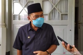 Meski kasus COVID-19 meningkat, Pemkot Bandung perlonggar sektor bisnis