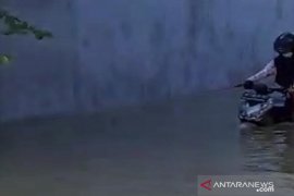 Banjir genangi permukiman warga di Kota Sampang