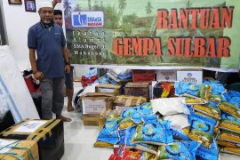 IKA Smansa Makassar salurkan bantuan kepada korban gempa di Mamuju