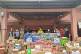 Pemkab Tanbu bantu warga Tanah Laut terdampak banjir