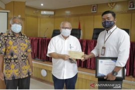 LL DIKTI Wilayah X apresiasi karyawan dengan kinerja terbaik
