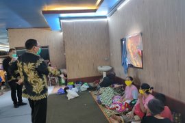Pengungsi korban banjir di Kalsel berangsur pulang