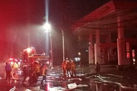 Terjadi lima kali ledakan di kawasan SPBU Margomulyo Surabaya