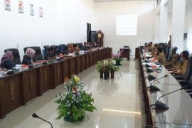 Barut bahas raperda pilkades dan pengganti antar waktu