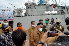 Pemkab Penajam gunakan kapal perang salurkan logistik ke Sulbar