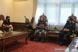 Wagub Bali puji gerakan Komunitas B-Riper bersihkan sampah sungai