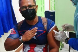 Agung Sedhayu jadi kadus pertama disuntik vaksin COVID-19 di Indonesia