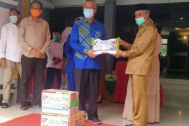 Bupati Banjar terima bantuan korban banjir dari Wali Kota Samarinda