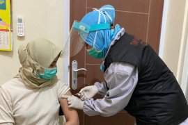 Sejumlah Tenaga kesehatan di Surabaya tak rasakan efek samping usai divaksin