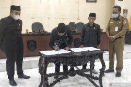 DPRD sahkan penetapan usulan pemberhentian Bupati dan Wabup HST masa jabatan 2016-2021