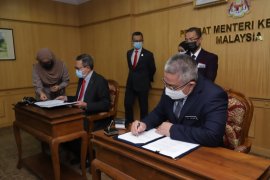 Malaysia tandatangani pembelian vaksin Sinovac China dan Sputnik Rusia