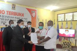 KPU Supiori tetapkan Yan Imbab-Nichodemus menjadi bupati dan wakil bupati terpilih