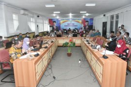 Bappeda gelar sosialiasi pengisian evaluasi renstra