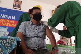 Natuna lakukan vaksinasi perdana