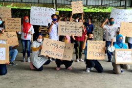 Buruh garmen Jawa Barat akan adukan nasib ke Kemenaker