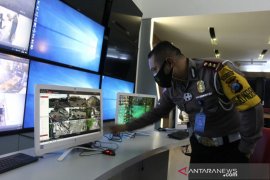 Surabaya terdampak kemacetan akibat amblesnya tol Perak-Waru