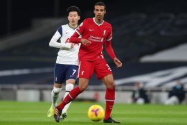 Joel Matip cedera kaki, krisis bek tengah Liverpool makin parah