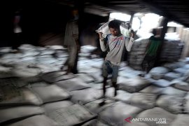 Wamentan sebut impor gula rafinasi dihentikan sementara