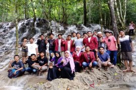 IMM Madina bersama PNNB Gunung Baringin gotong royong di ekowisata Aek Batu Bontar