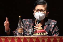 Jelang Pameran IKM Bali Bangkit 1 Feb-31 Maret, Putri Koster minta perajin tonjolkan produk asli Bali