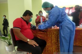 Bupati Jembrana belum divaksin karena faktor kesehatan