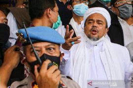Habib Rizieq Shihab dan enam tersangka kasus prokes ditahan di Rutan Bareskrim