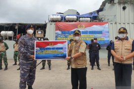 KRI Teluk Hading bawa bantuan TNI AL bagi korban banjir Kalsel
