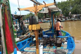 Nelayan Pekalongan nekat melaut  meski kondisi cuaca buruk
