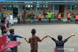 Pemkab Lumajang berikan "trauma healing" anak-anak pascaerupsi Semeru