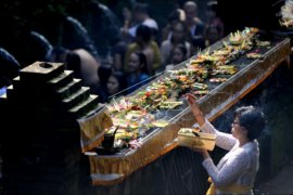 Perayaan Hari Banyupinaruh