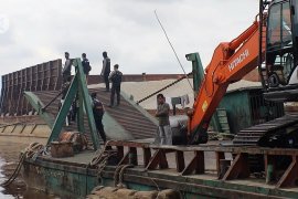 Polda Kalbar sita tongkang asal Mongolia berkapasitas 12.000 ton