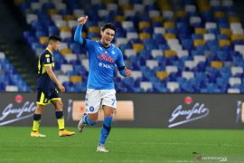 Liga Italia-Napoli masuk empat besar setelah perpanjang penderitaan Parma 2-0