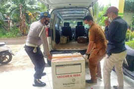 Polres Balangan kawal pendistribusian logistik vaksin COVID-19