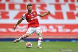 Dilepas Arsenal, Shkodran Mustafi resmi gabung dengan klub Bundesliga Schalke 04