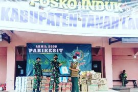 Alumni Parikesit beri bantuan warga Kalsel yang terdampak banjir