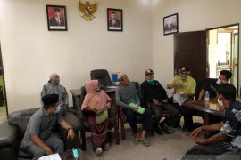Merasa ditekan PT DSI, puluhan petani mengadu ke DPRD Siak