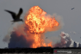 Roket SpaceX Starship SN9 meledak saat pendaratan