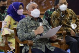 Pemprov Kaltim akan batasi aktivitas di luar rumah selama dua hari