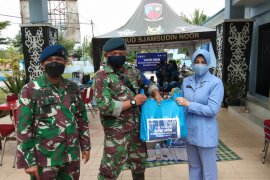 Dapur umum SMA Pradita Dirgantara distribusikan makanan siap saji hingga Datar Ajab HST