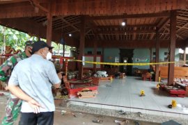 Polisi selidiki kasus pembunuhan satu keluarga