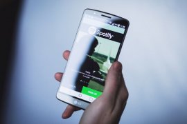 Pelanggan berbayar layanan streaming musik Spotify tembus 155 juta pengguna