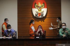 Penahanan dua tersangka korupsi proyek jalan di Bengkalis diperpanjang