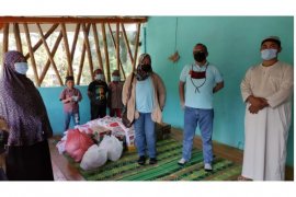 LKBN ANTARA berbagi bersama santri di kaki Gunung Sibayak