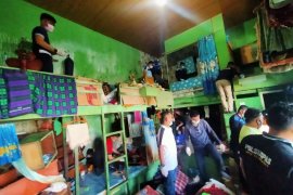 19 HP ditemukan saat razia di blok narkoba Lapas Tembilahan