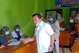 Bupati Merangin "mengendap-endap" intip tenaga medis di Puskesmas