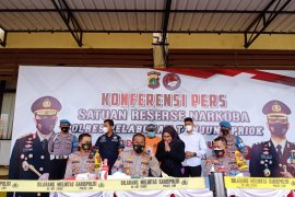 Ridho Roma ditangkap dengan barang bukti tiga butir ekstasi