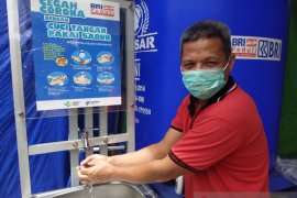 Penyaluran bantuan CSR BRI Cabang Putussibau