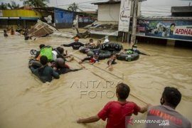 Evakuasi Korban Banjir   Page 1 Small